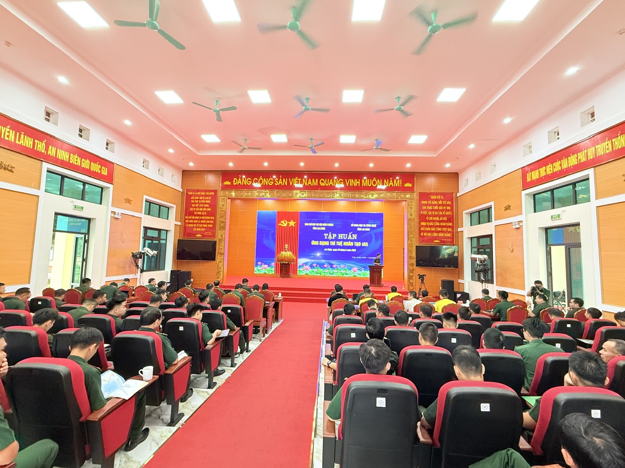 120 cán bộ BĐBP Lai Châu được tập huấn ứng dụng trí tuệ nhân tạo