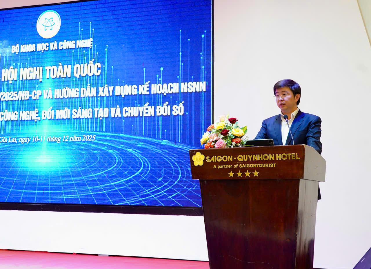 Thứ trưởng Bùi Hoàng Phương phát biểu tại Hội nghị.